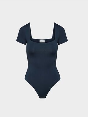 Aritzia Original Contour Manner Square Neck Short Sleeve Bodysuit